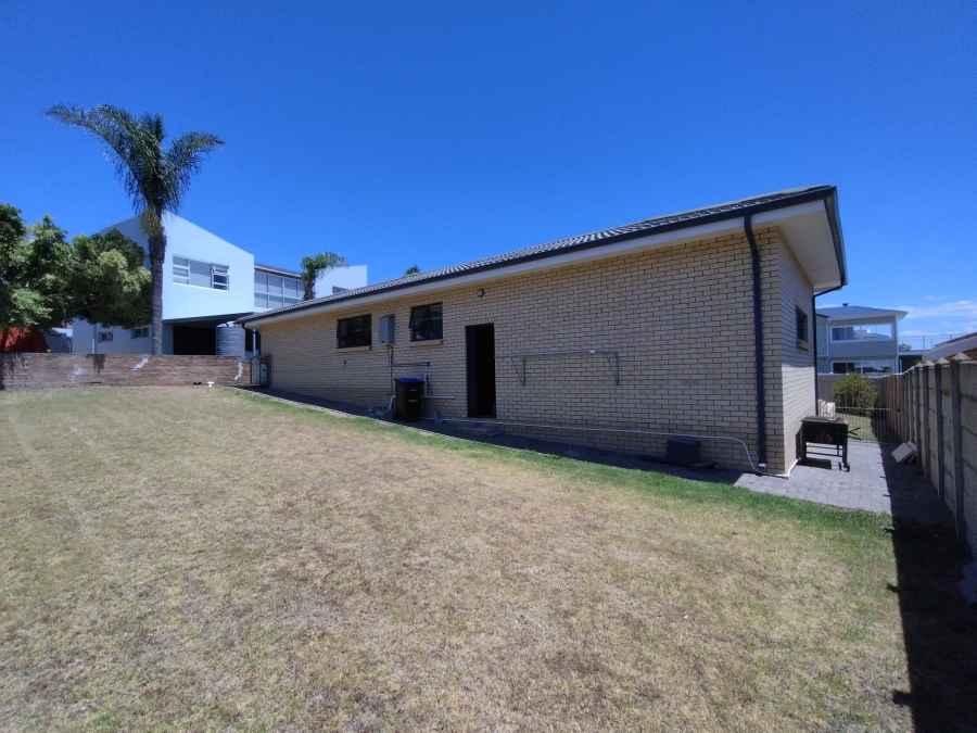 3 Bedroom Property for Sale in Wavecrest Eastern Cape